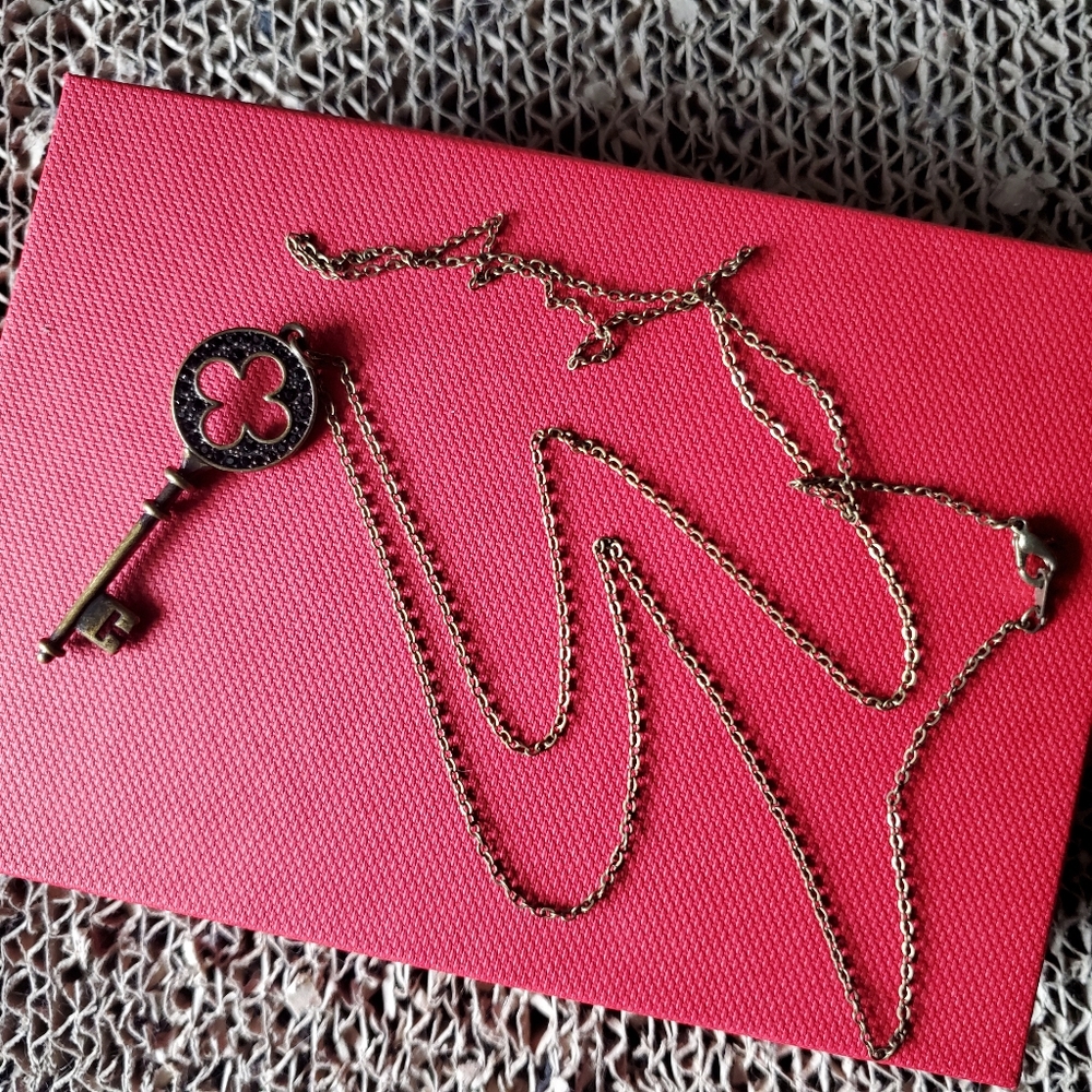 Vintage long key necklace
